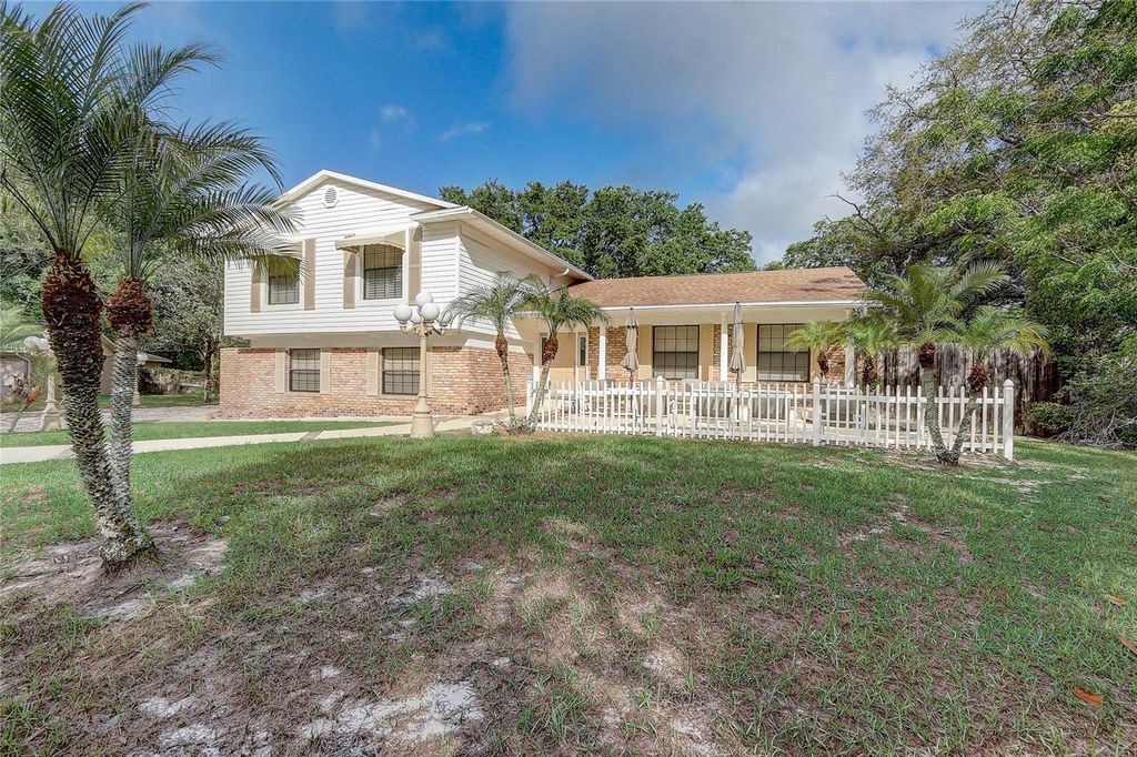 Photo of 1204 Swan Street, Winter Springs, FL 32708 (MLS # O6294504)