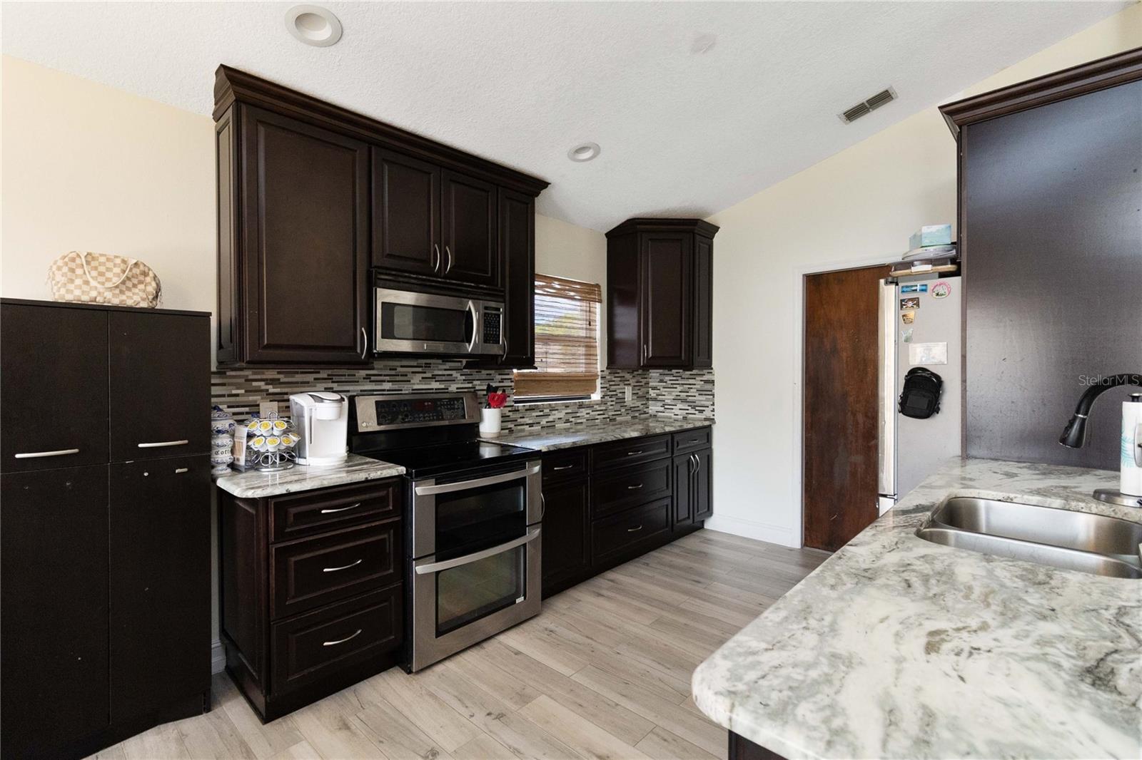 RIVERSIDE AT TWIN RIVERS UN 1 - Residential