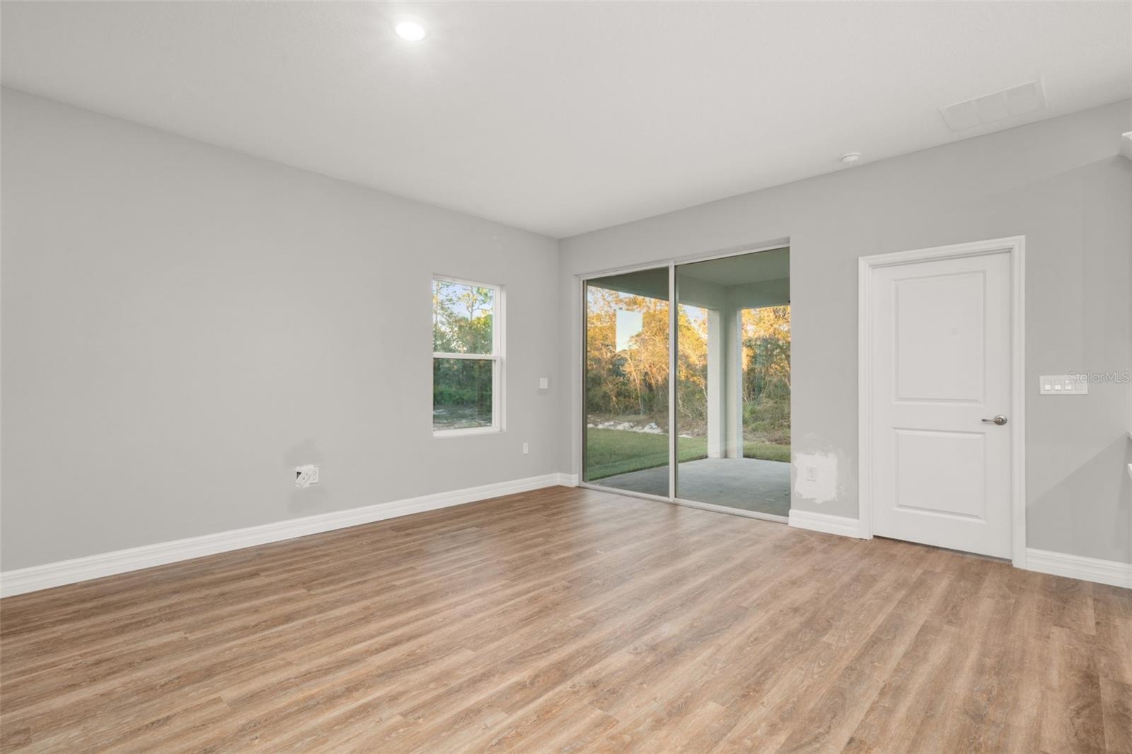 SUN N LAKE - Residential