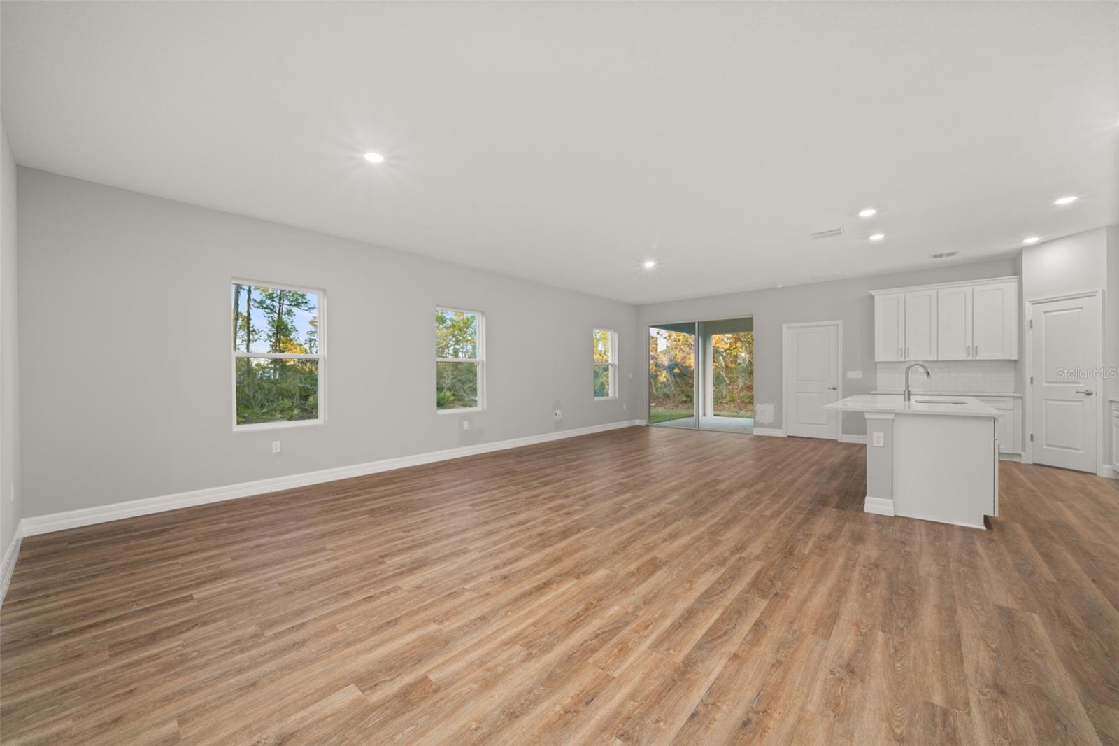 SUN N LAKE - Residential