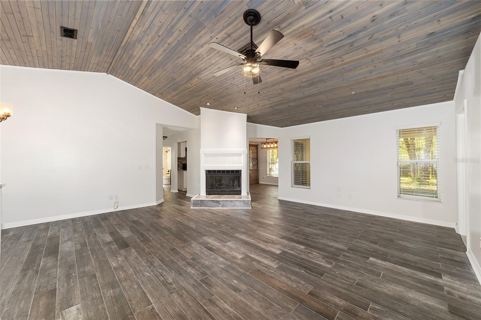 ROLLING HILLS UN 05 - Residential