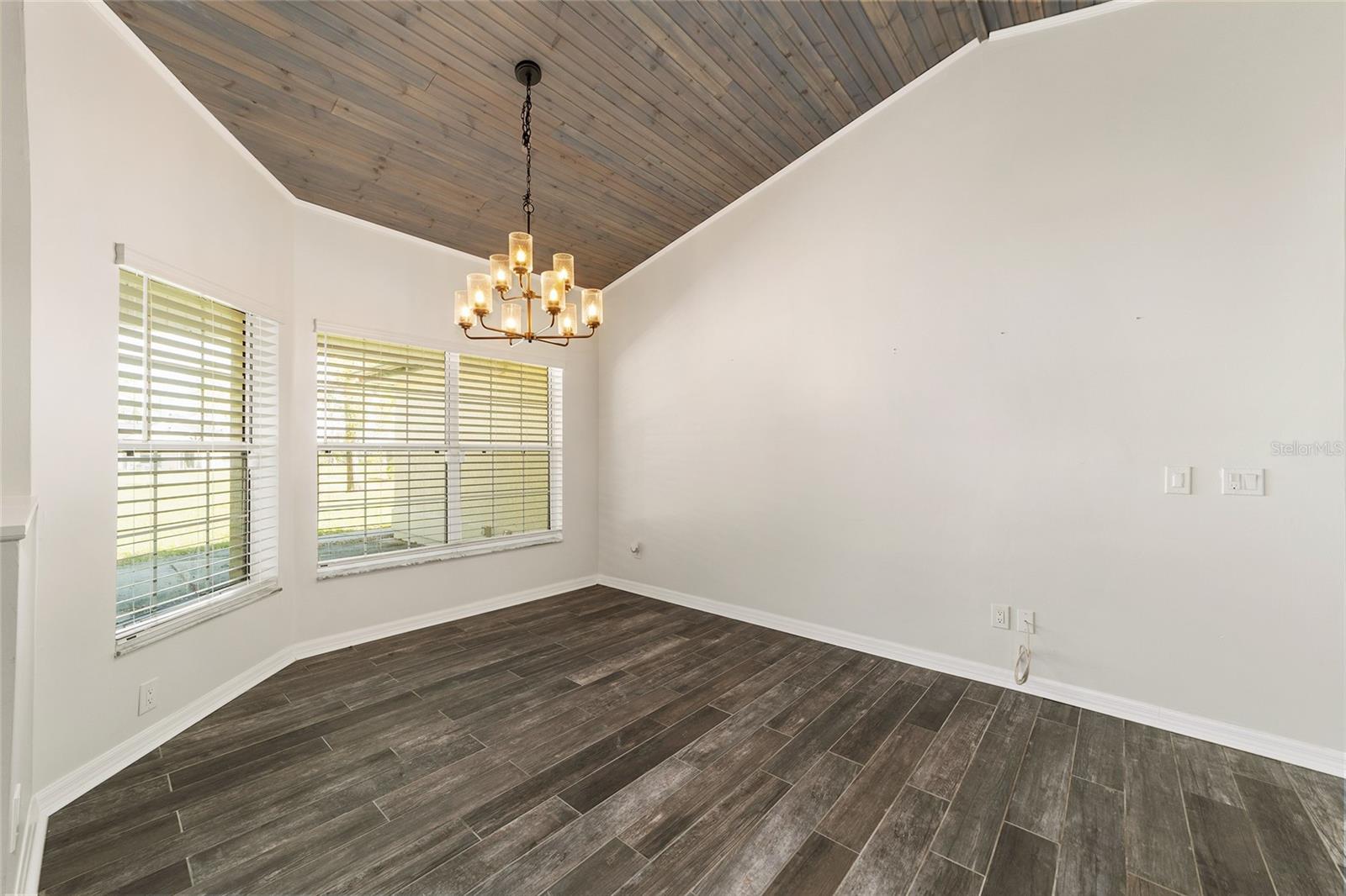 ROLLING HILLS UN 05 - Residential