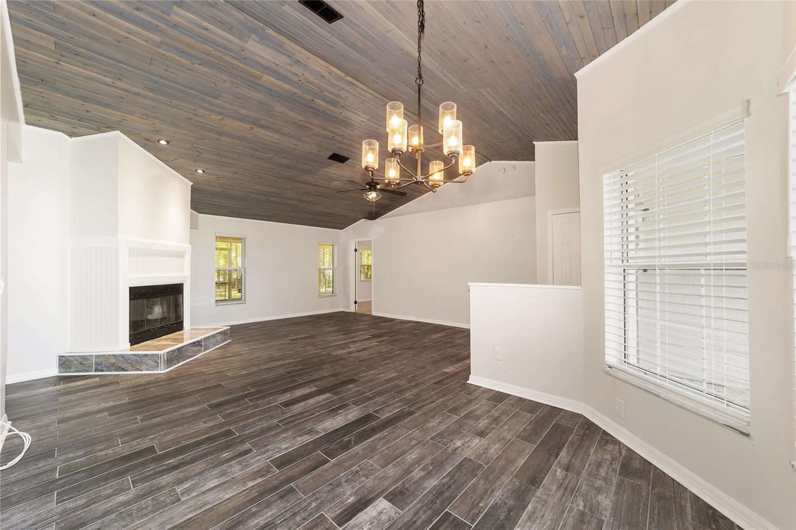 ROLLING HILLS UN 05 - Residential