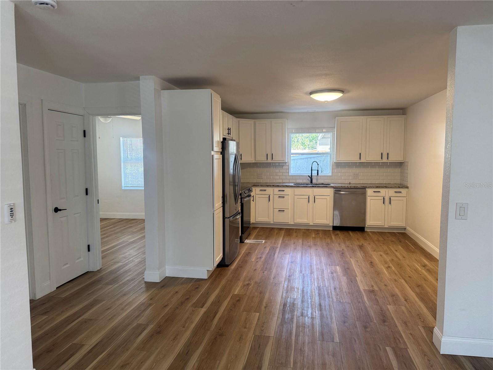 VALENCIA TERRACE REV - Residential Lease
