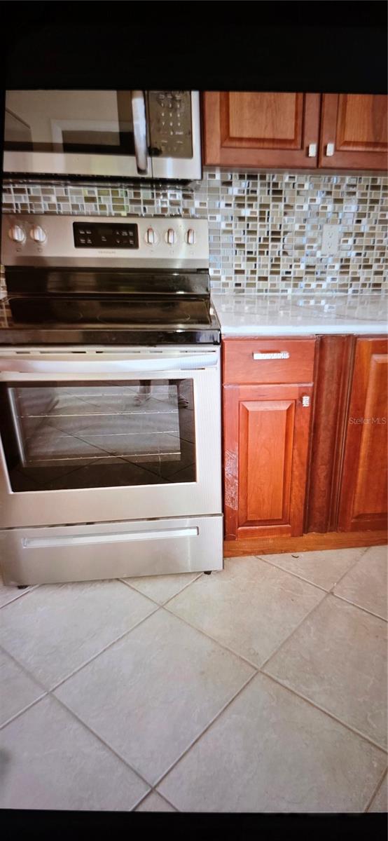 SOUTH VENICE - Residential