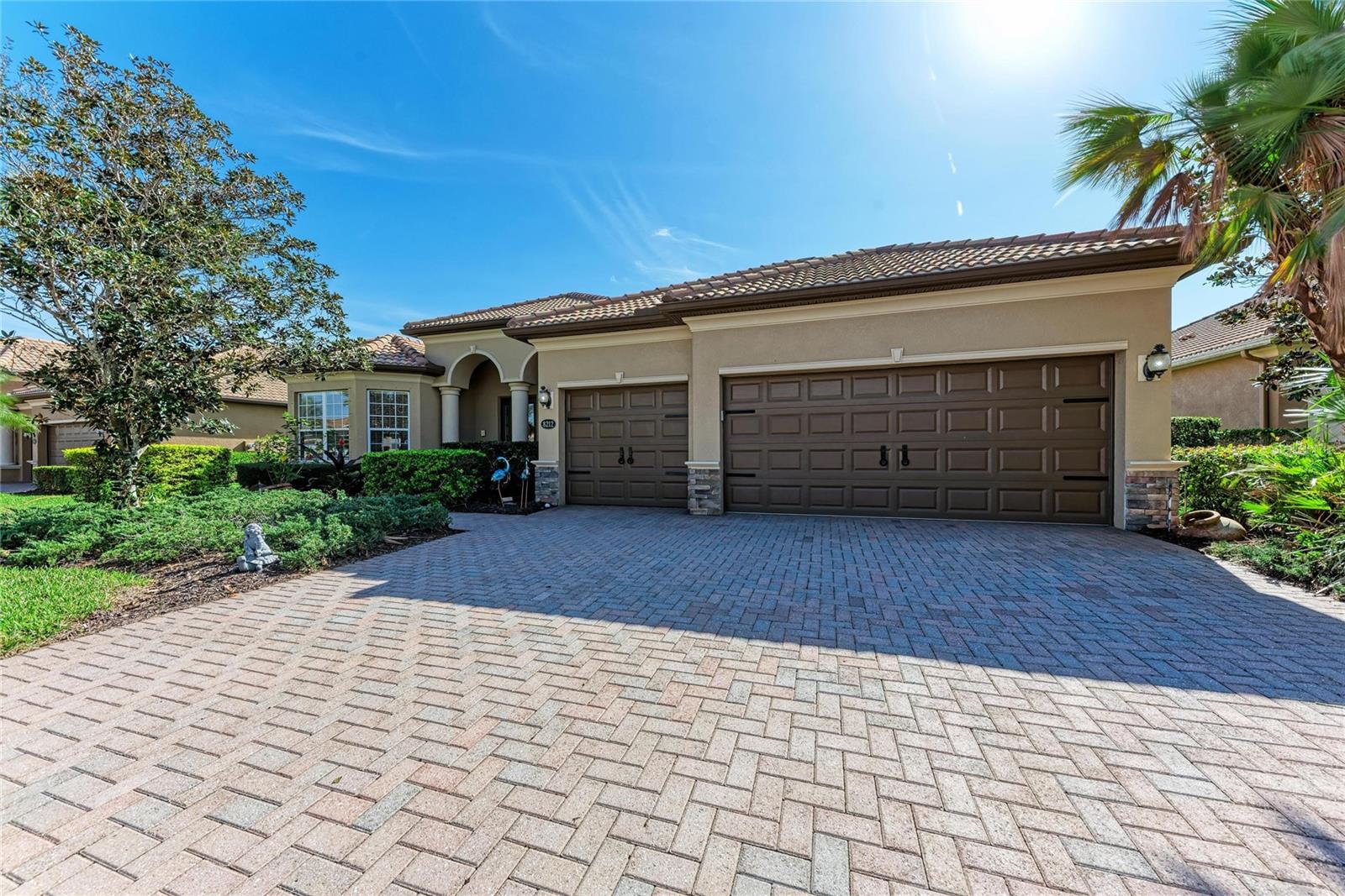 RIVER STRAND - Residential