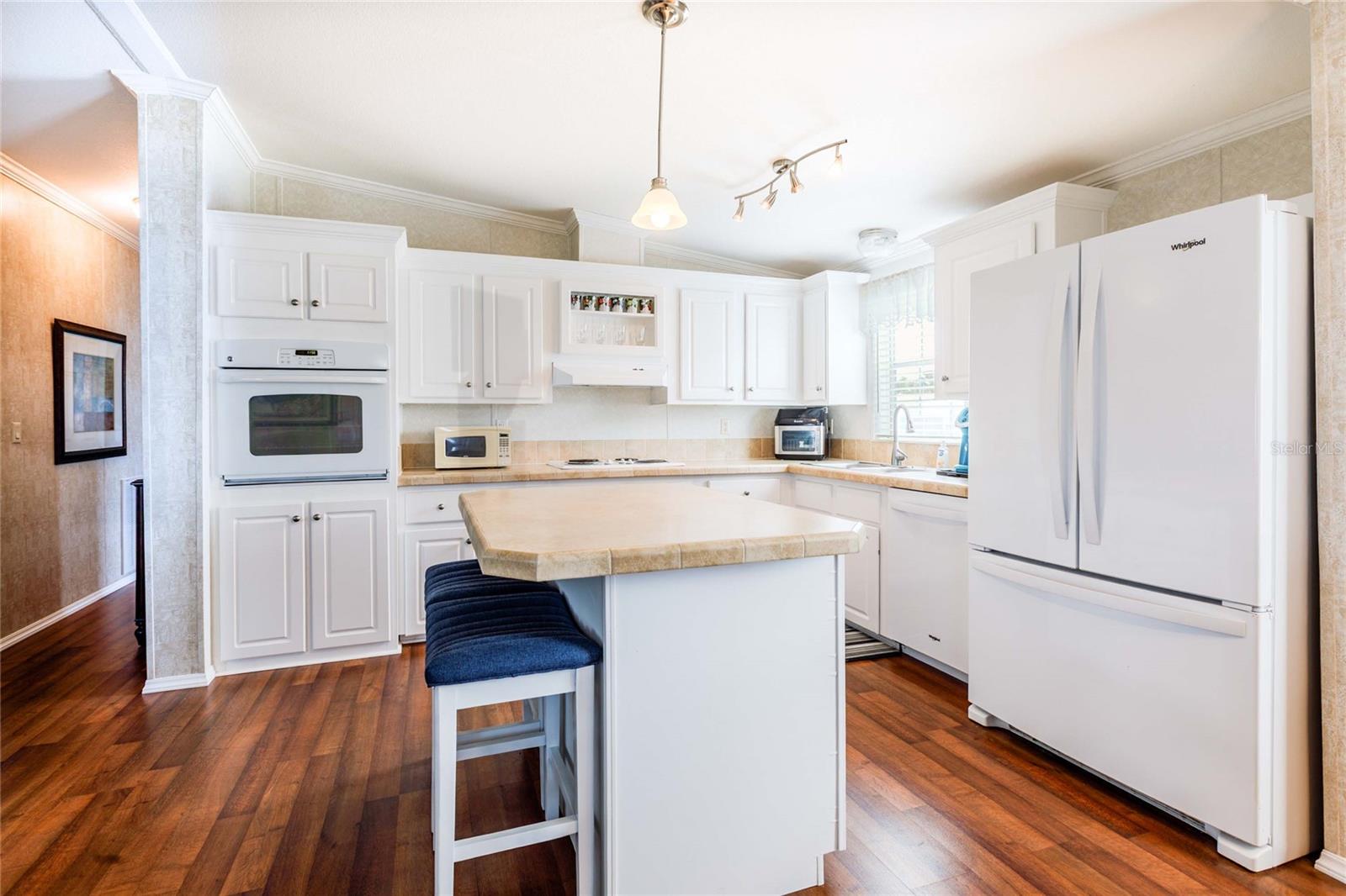 MAPLE LEAF ESTATES - Residential