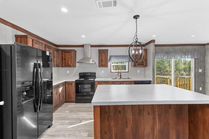 PINE MDWS - Residential