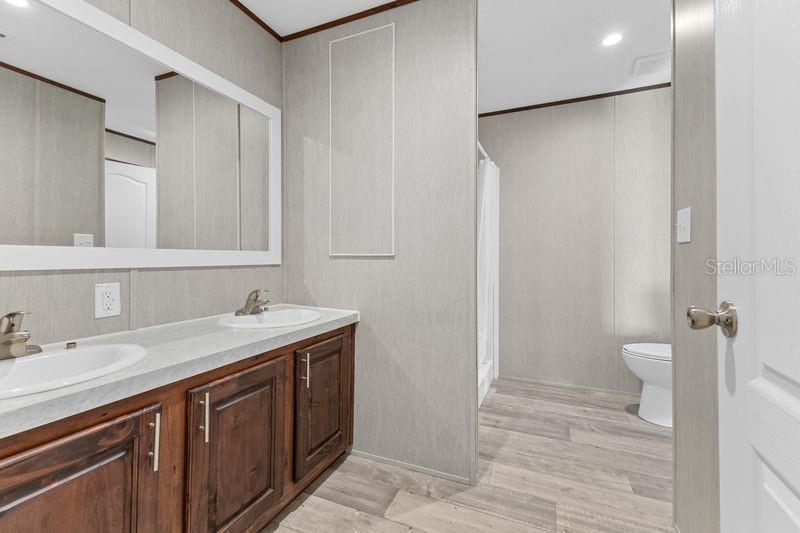 PINE MDWS - Residential