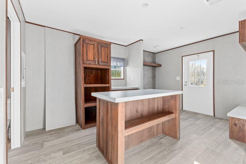 PINE MDWS - Residential