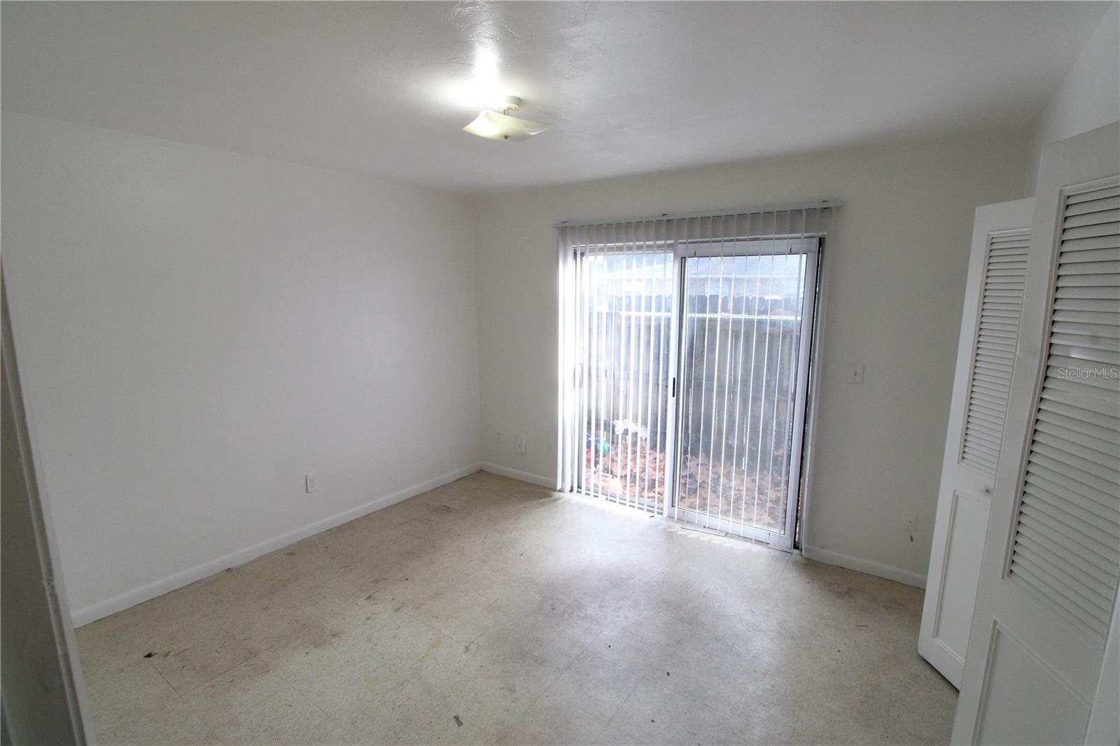 PINERIDGE IV - Residential Lease