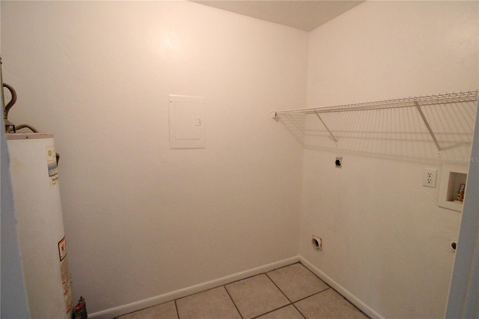 PINERIDGE IV - Residential Lease