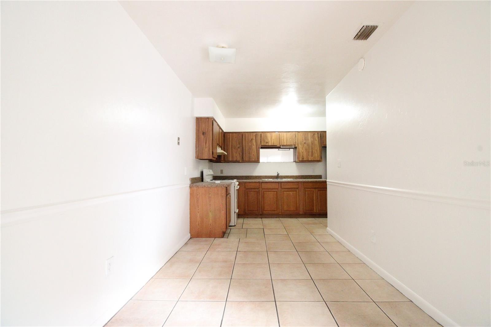 PINERIDGE IV - Residential Lease