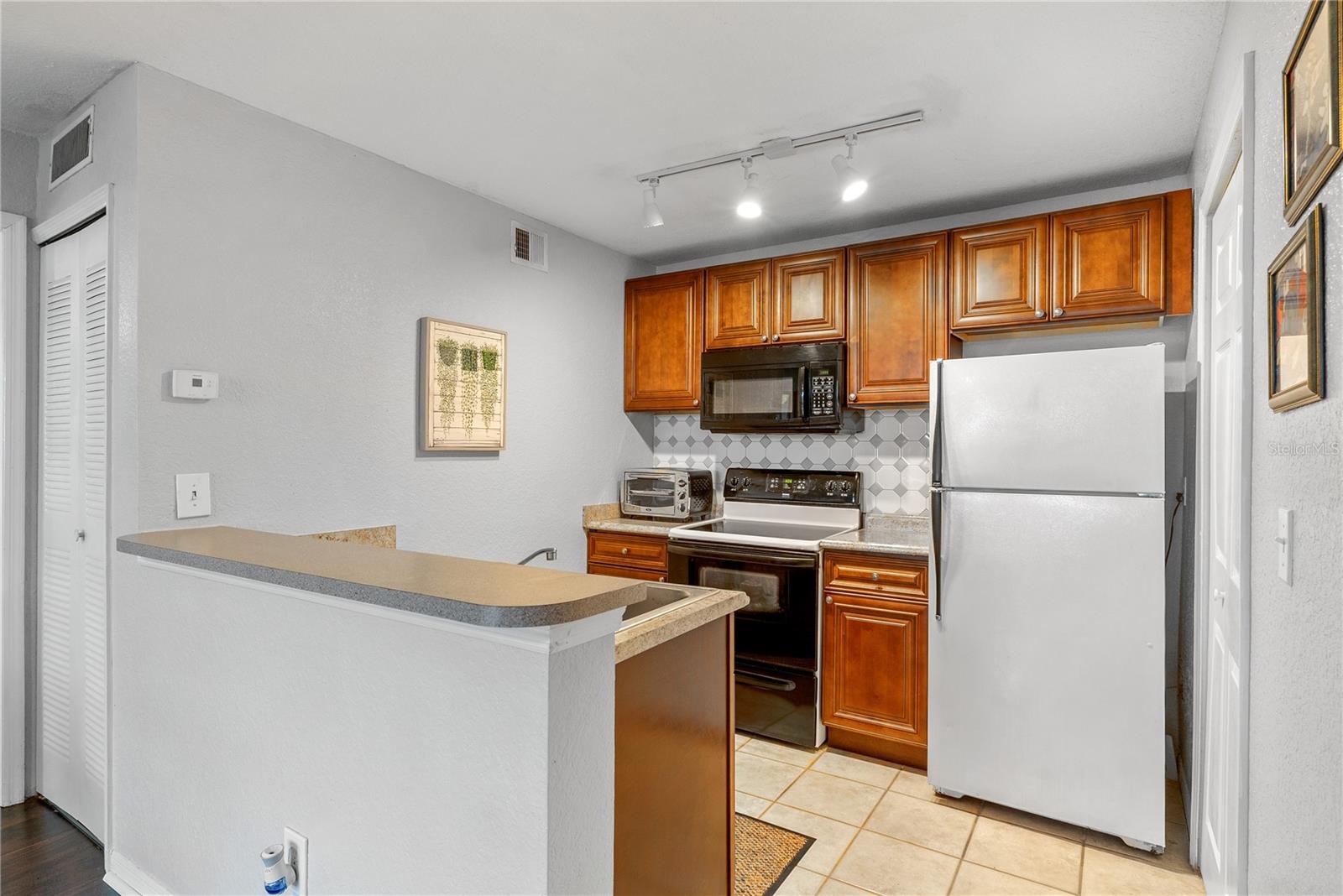 SANDLAKE PRIVATE RESIDENCES - Residential