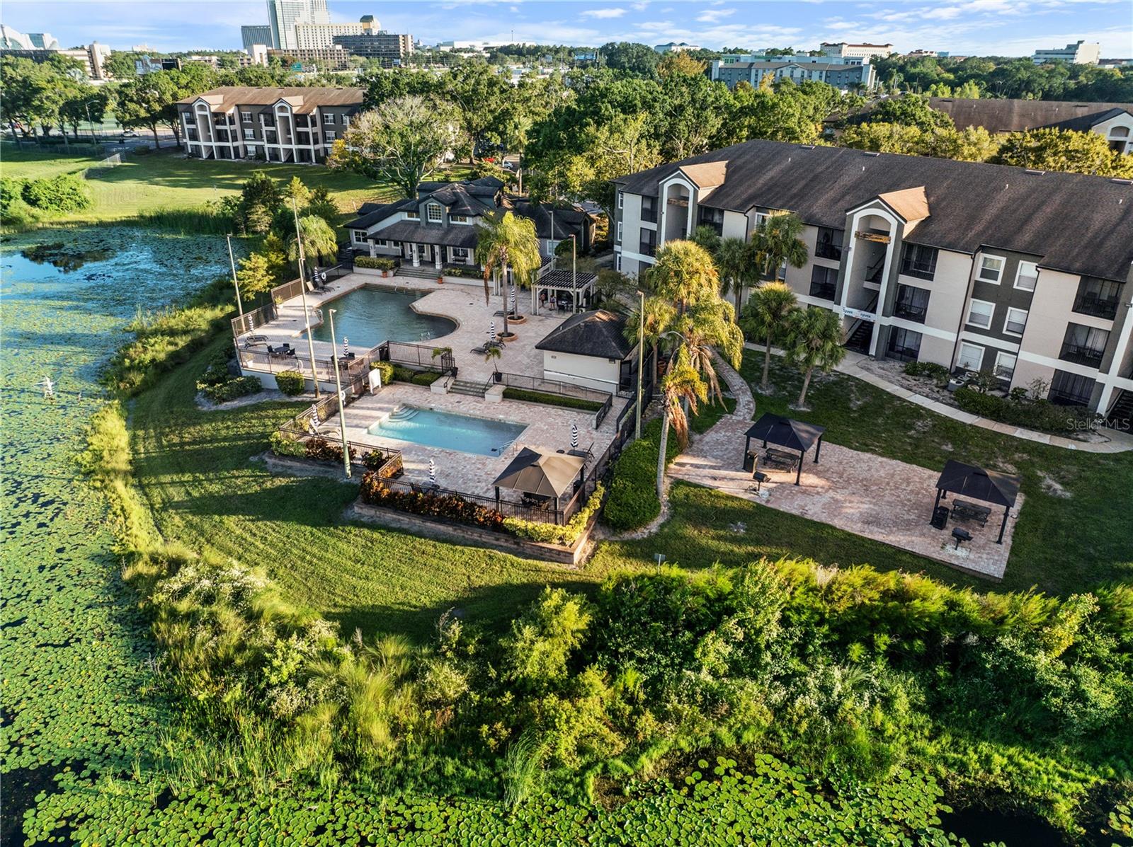 SANDLAKE PRIVATE RESIDENCES - Residential