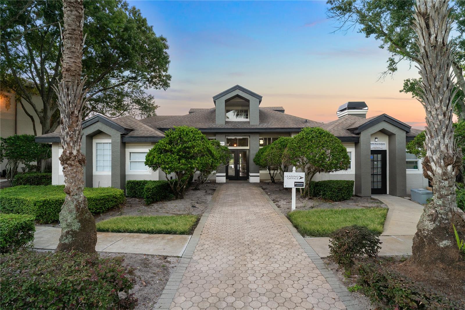 SANDLAKE PRIVATE RESIDENCES - Residential