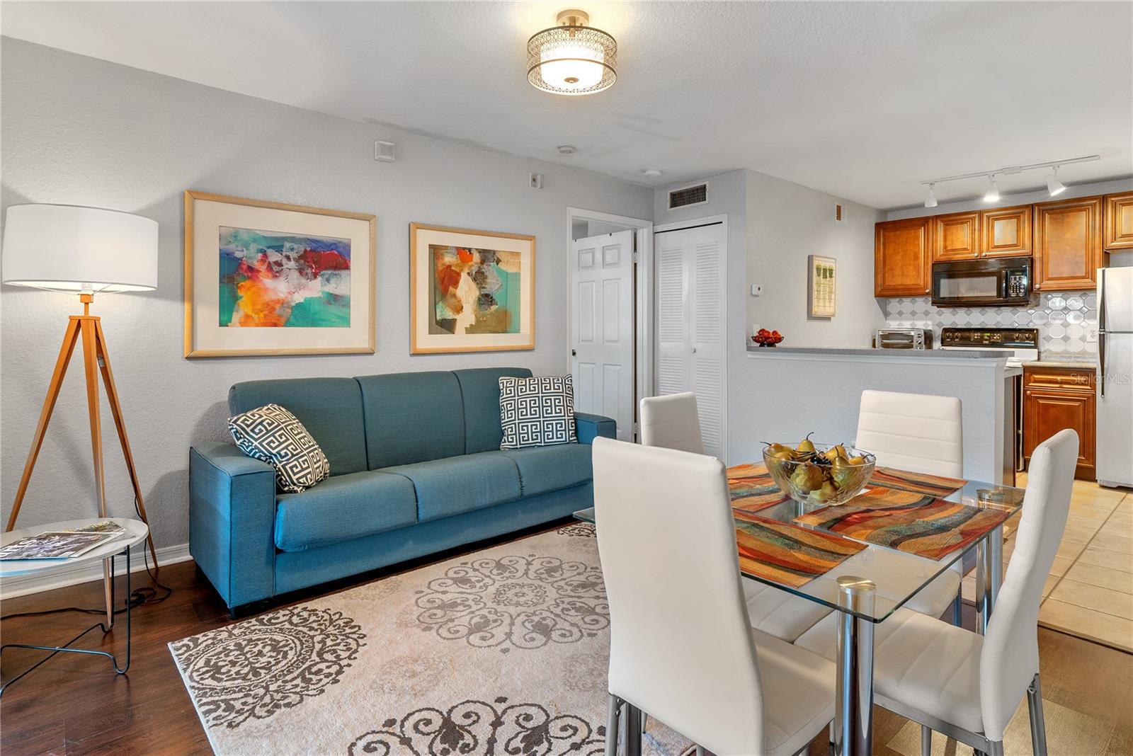 SANDLAKE PRIVATE RESIDENCES - Residential