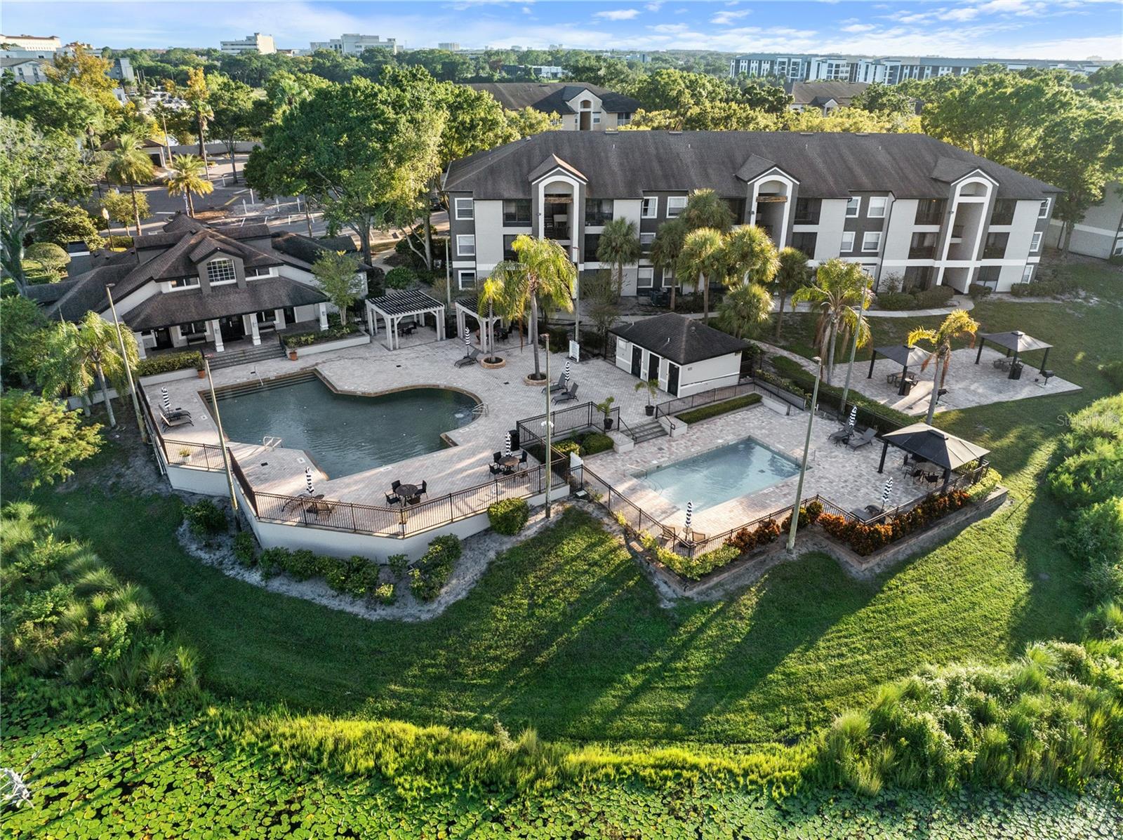 SANDLAKE PRIVATE RESIDENCES - Residential