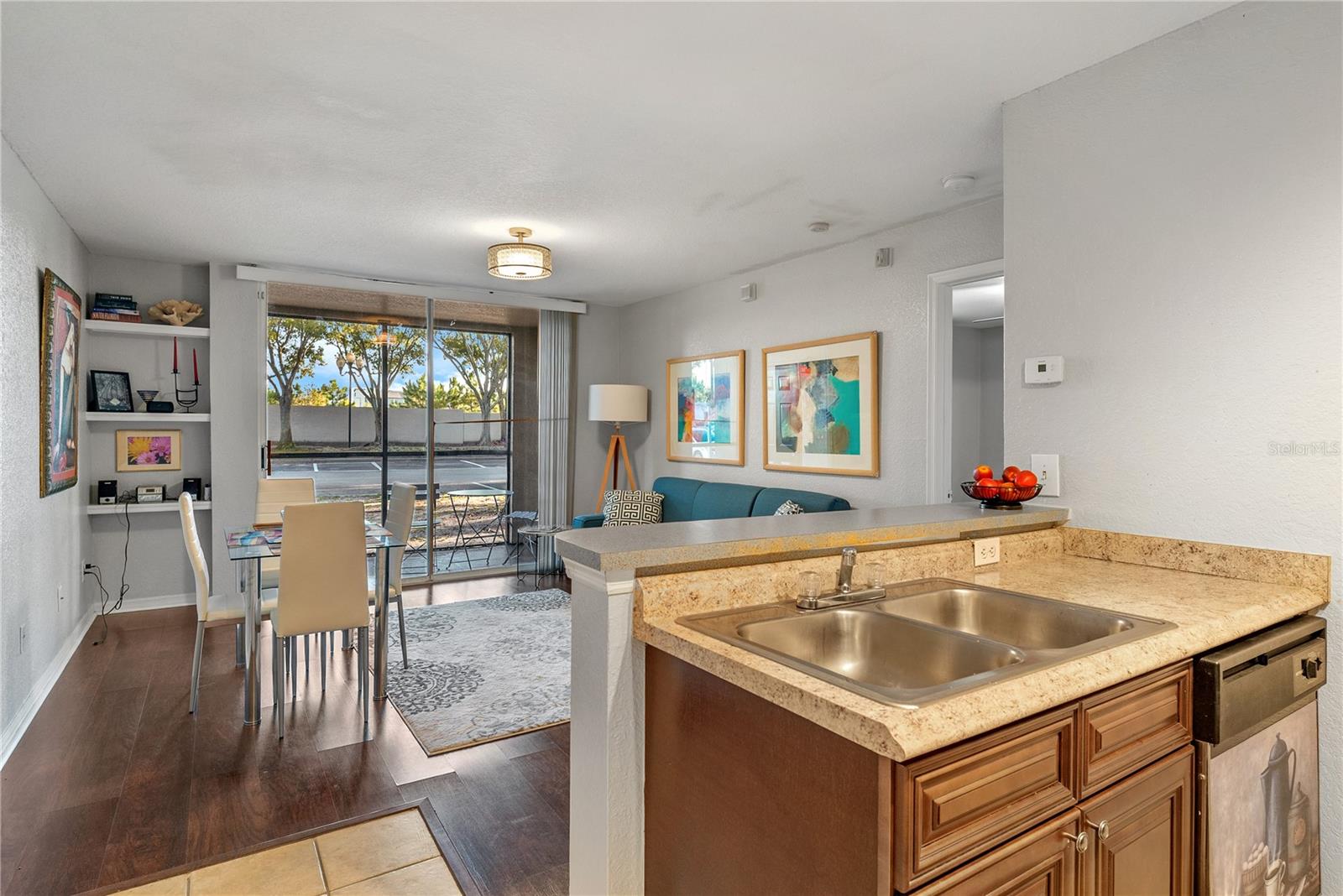 SANDLAKE PRIVATE RESIDENCES - Residential