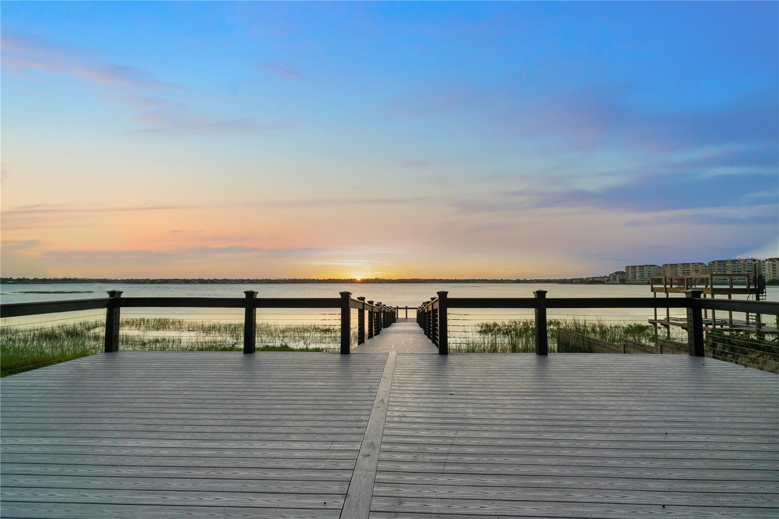 SANDLAKE PRIVATE RESIDENCES - Residential