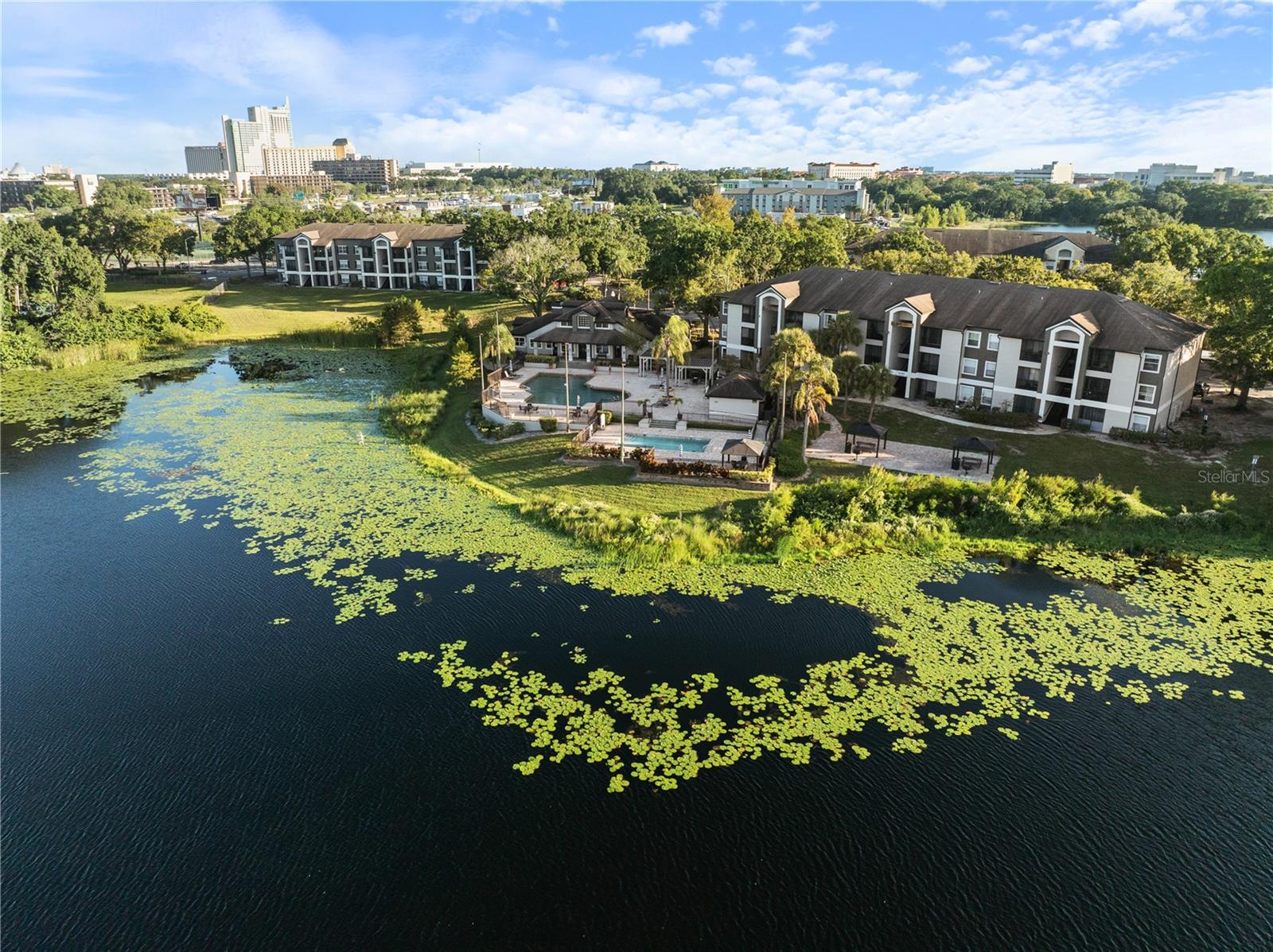 SANDLAKE PRIVATE RESIDENCES - Residential