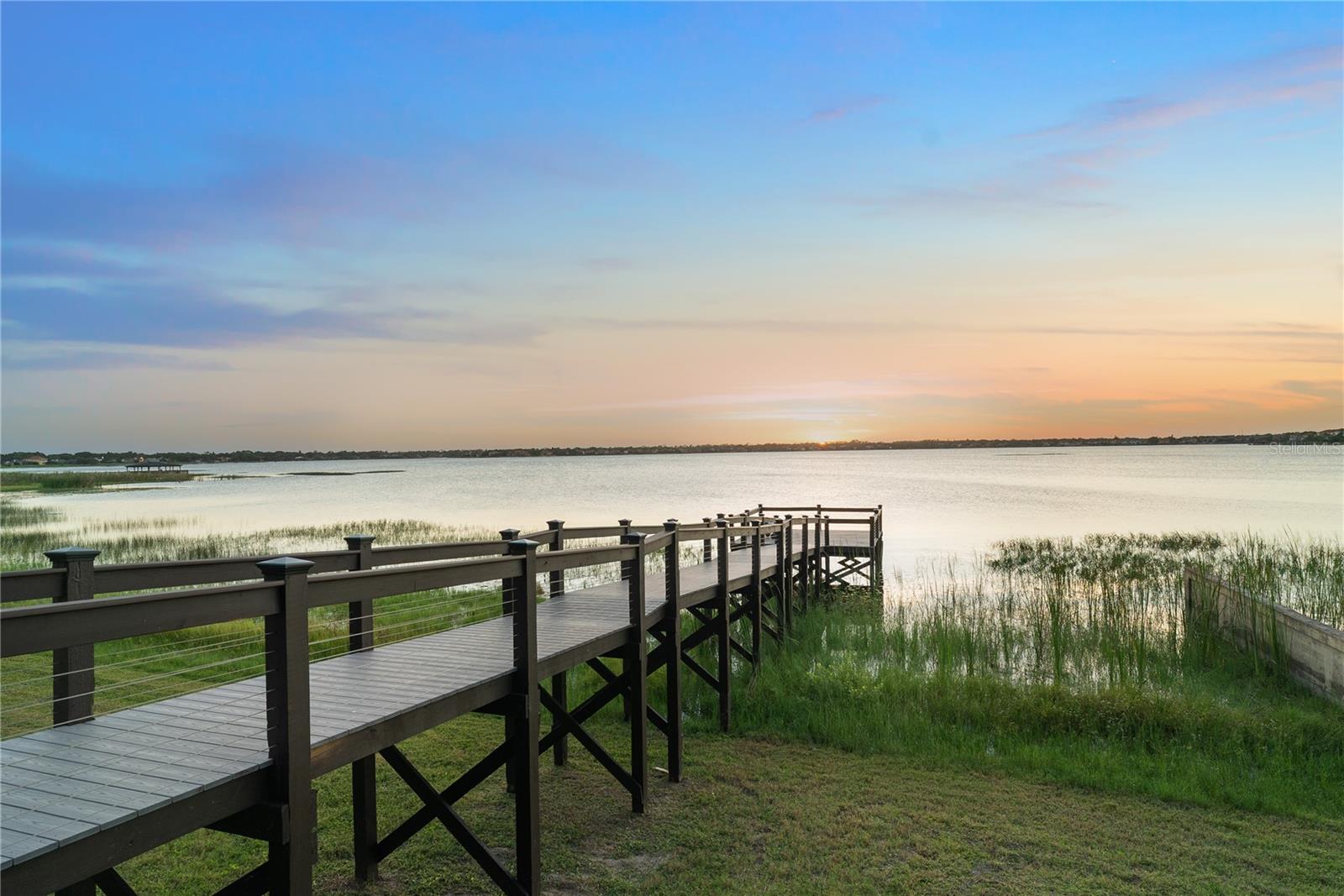 SANDLAKE PRIVATE RESIDENCES - Residential