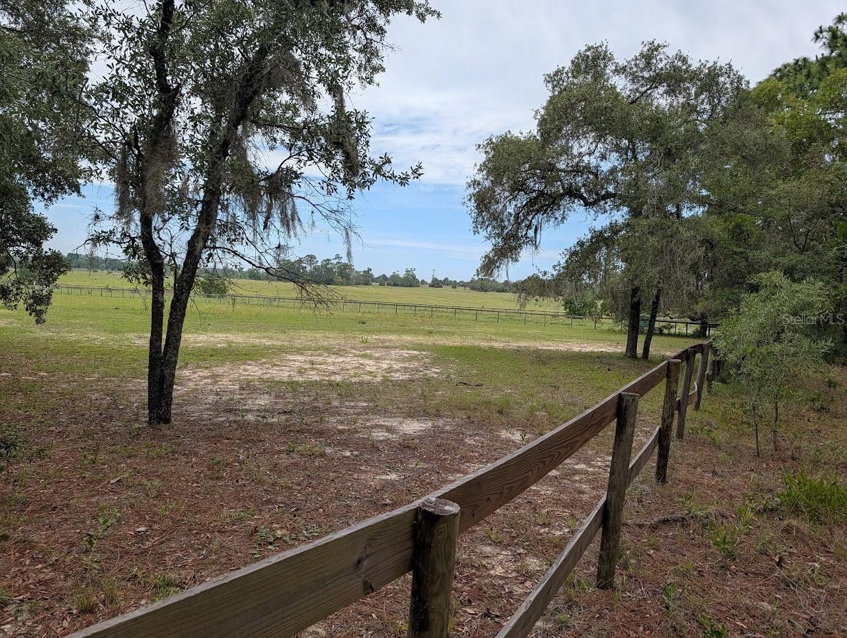 RAINBOW LAKES ESTATE - Land