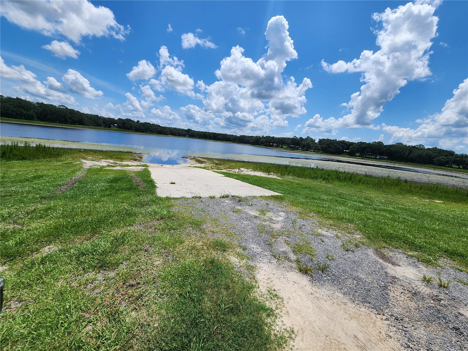 RAINBOW LAKES ESTATE - Land