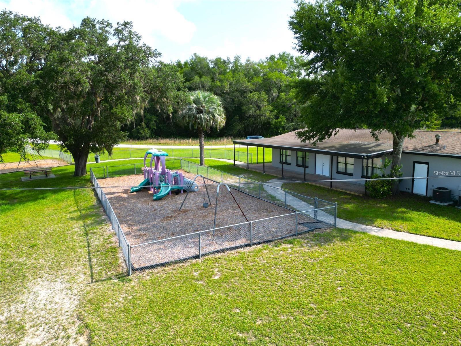 RAINBOW LAKES ESTATE - Land