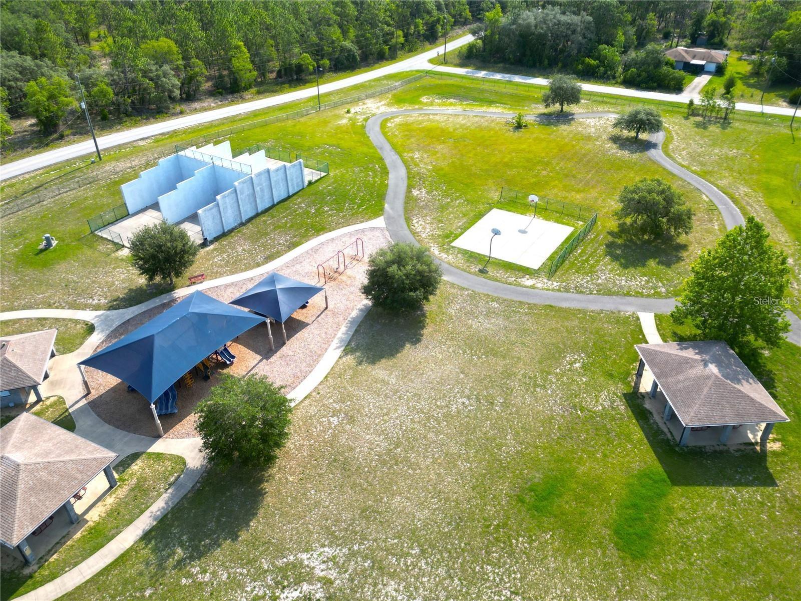 RAINBOW LAKES ESTATE - Land
