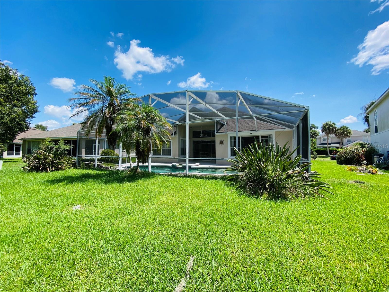 1748 GOLFVIEW DRIVE