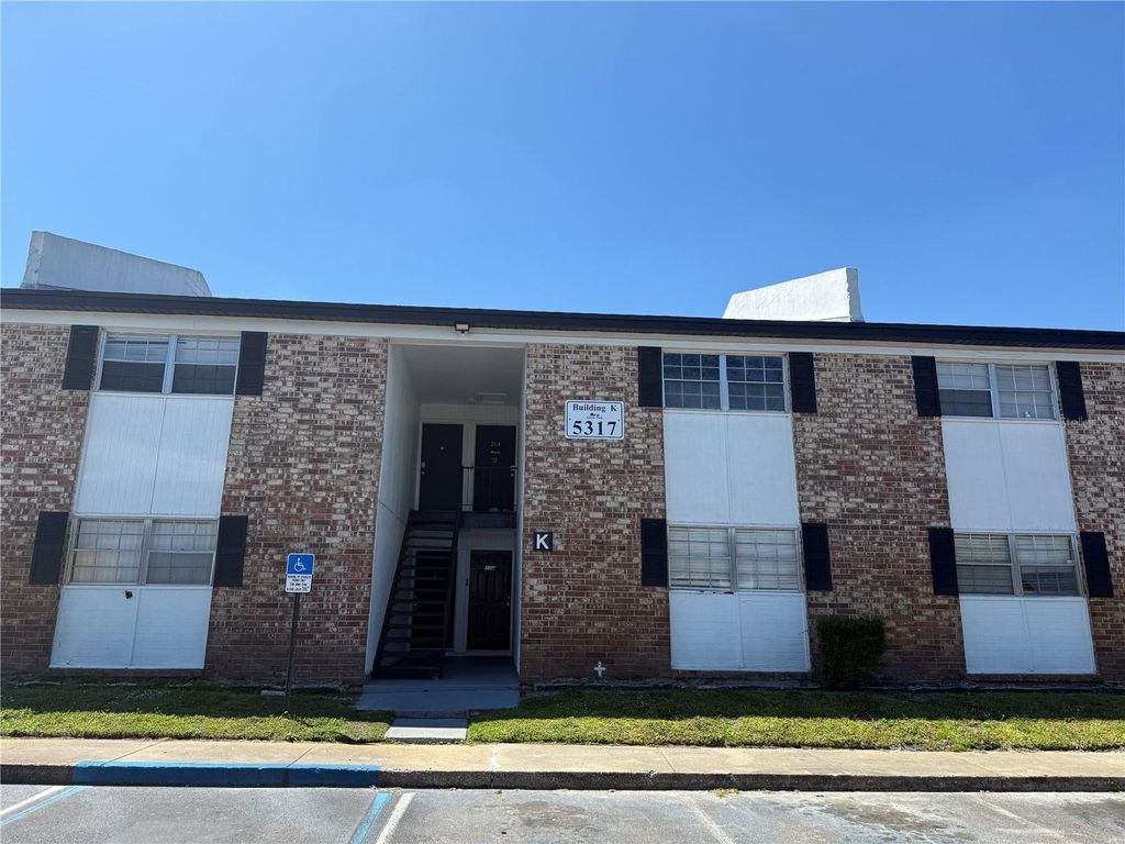 Photo of 5317 Curry Ford Road #103, Orlando, FL 32812 (MLS # S5146481)