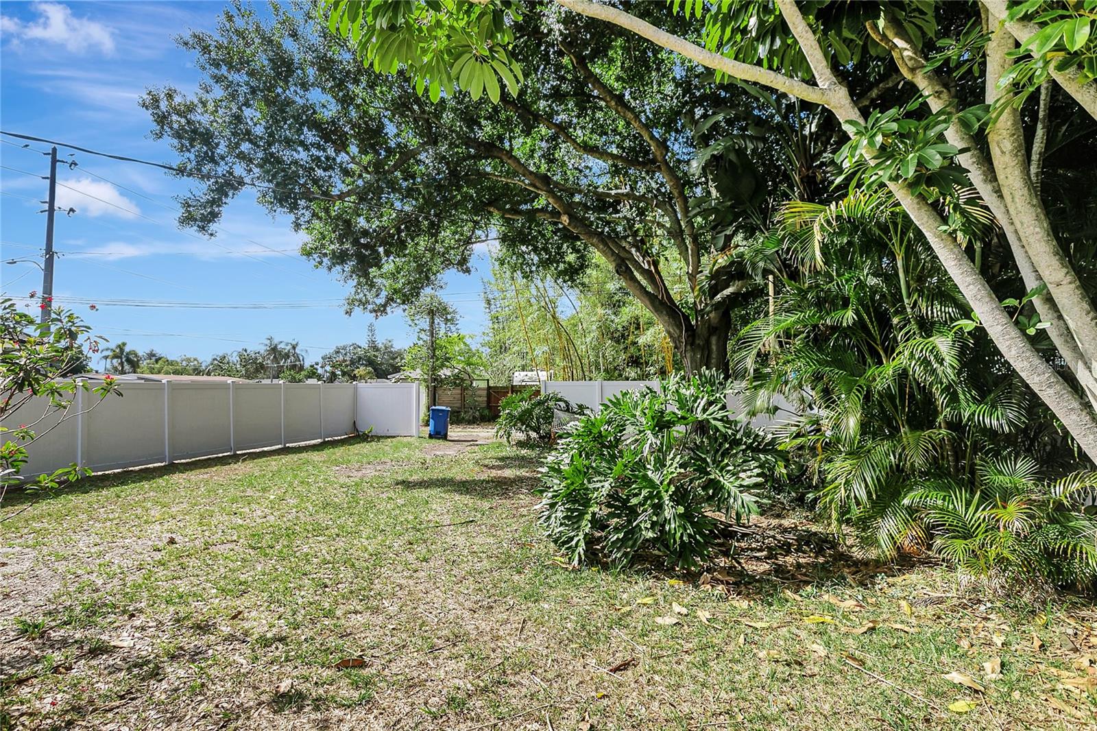 FRANCELLA PARK - Residential
