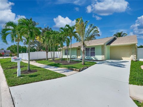 5517 THURSTON AVENUE LAKE WORTH FL 33463