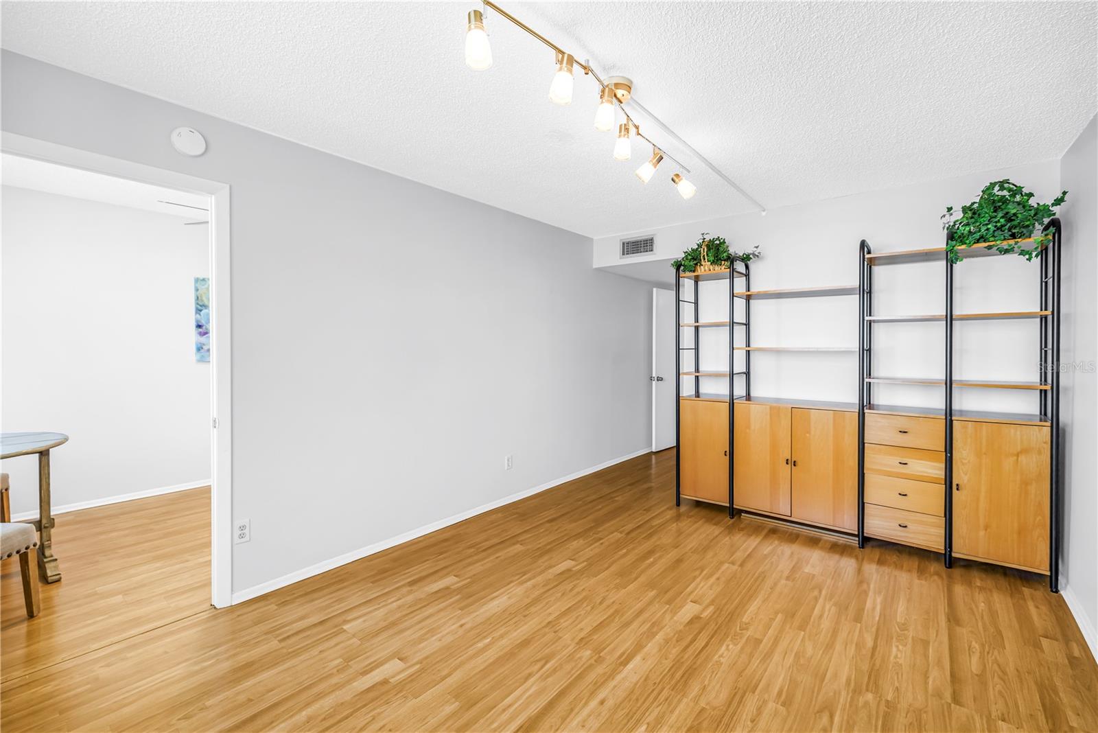 WINSTON PARK NORTHEAST - Residential