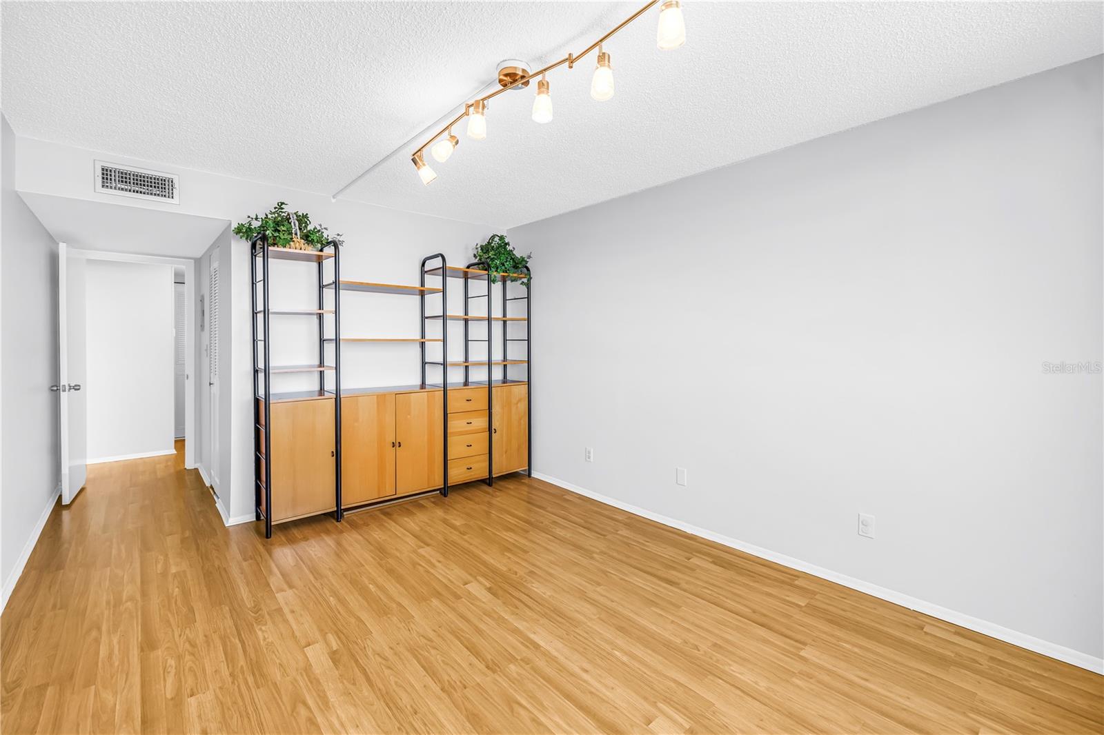 WINSTON PARK NORTHEAST - Residential