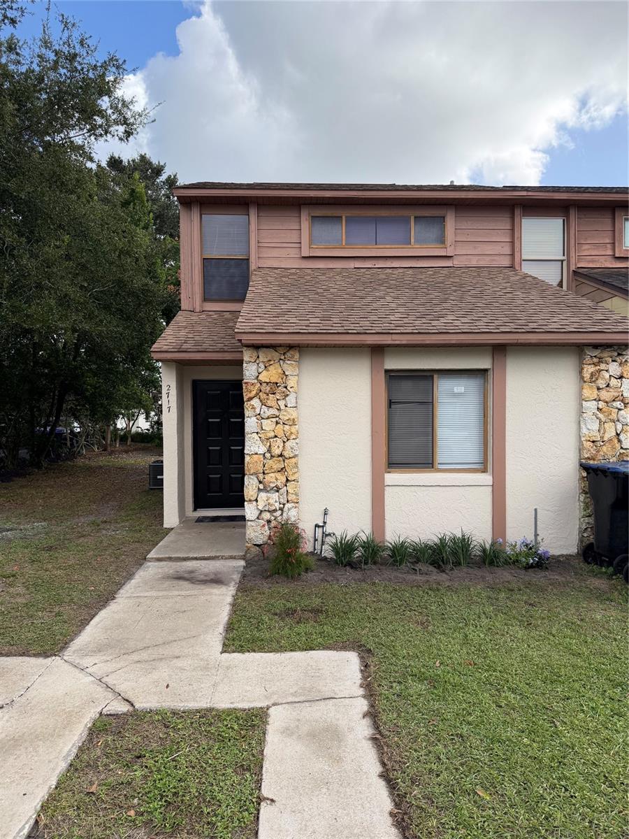 2717 GRAY FOX LANE