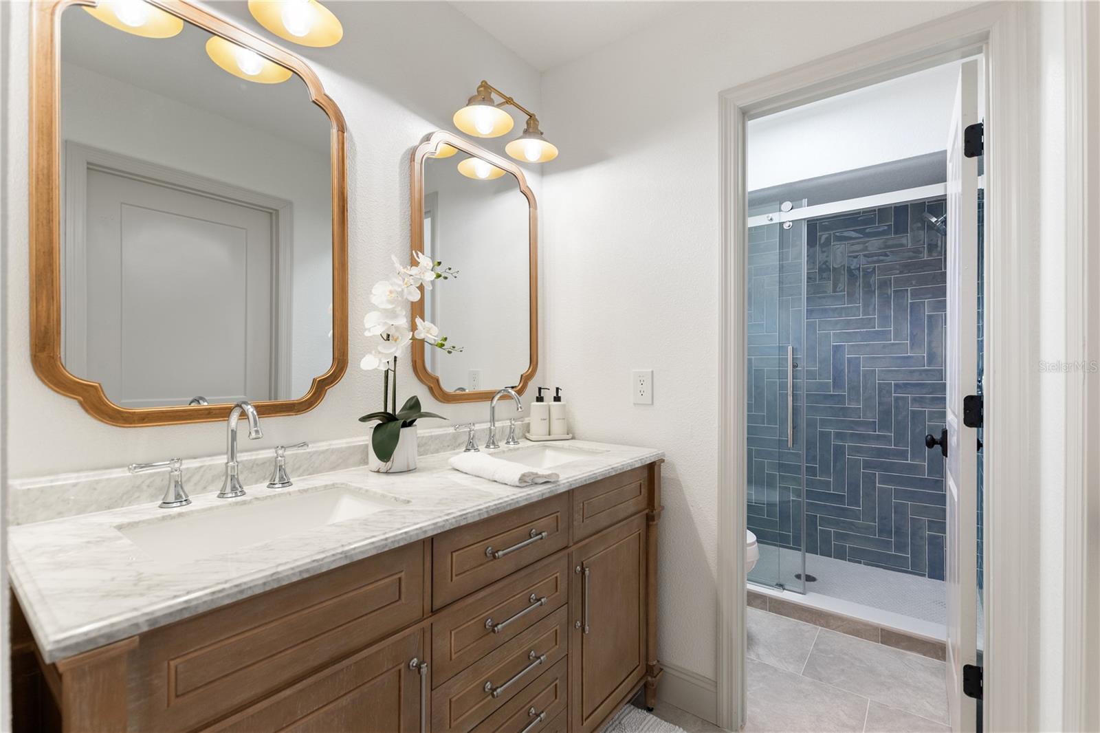 LAKE ST GEORGE-UNIT III - Residential