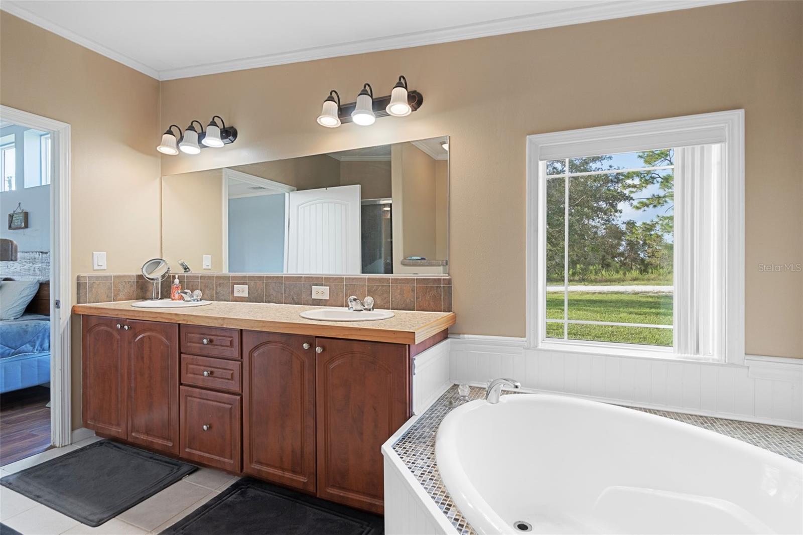 ROYAL HIGHLANDS - Residential