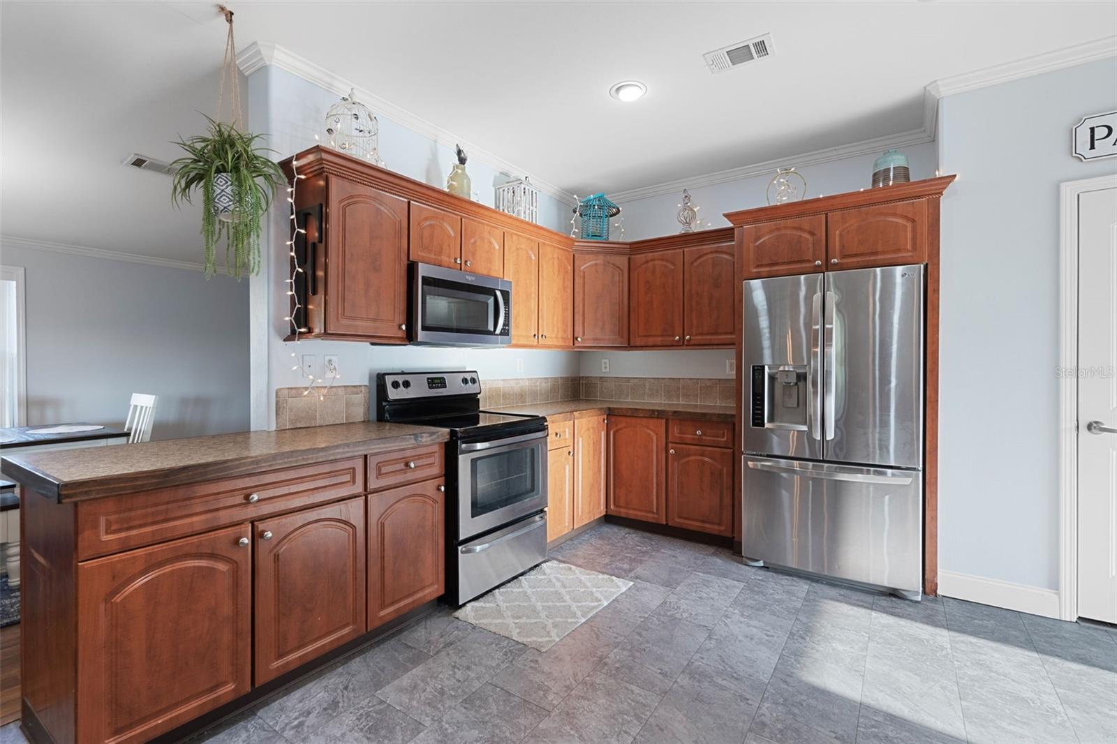 ROYAL HIGHLANDS - Residential