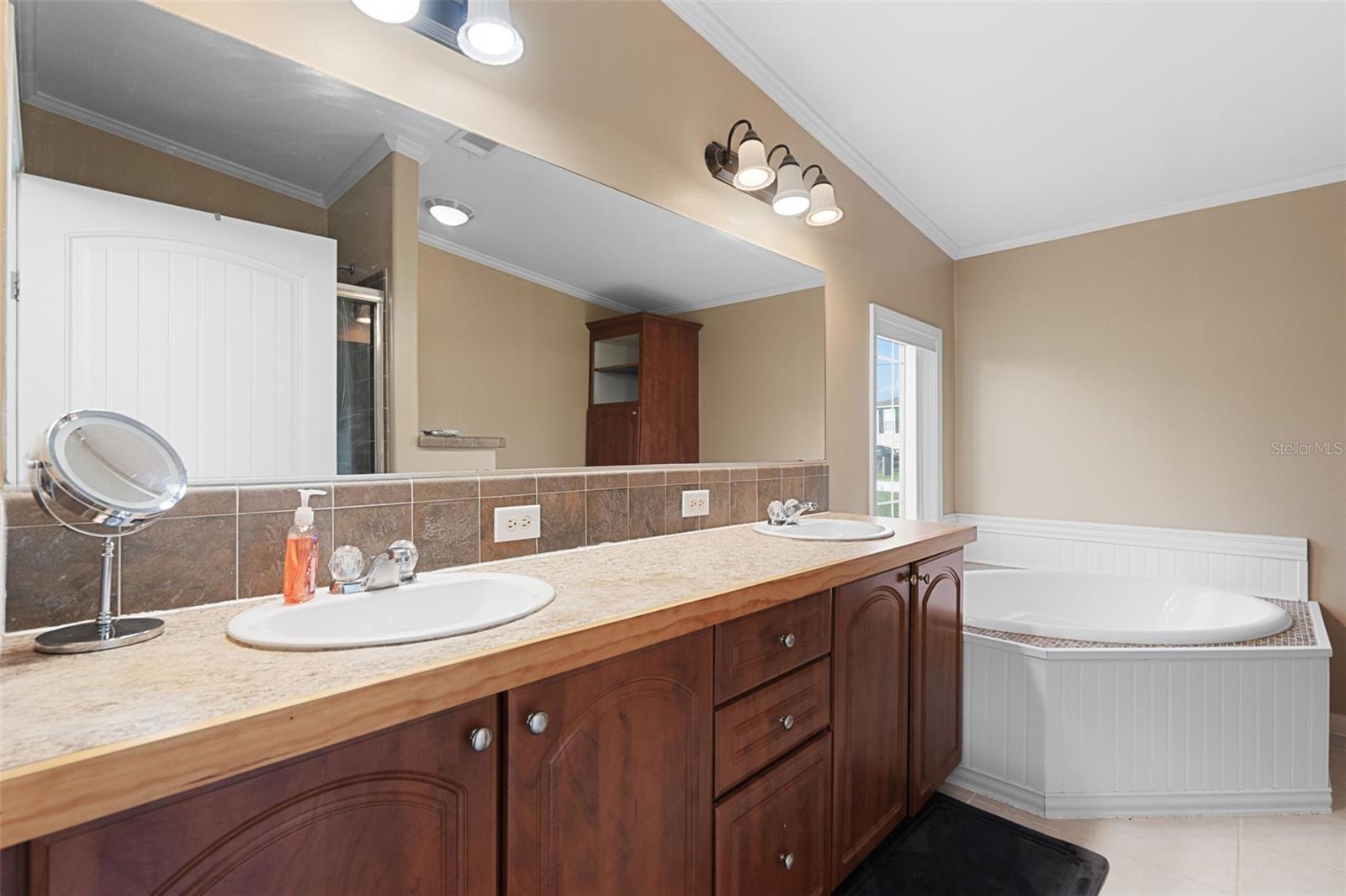 ROYAL HIGHLANDS - Residential