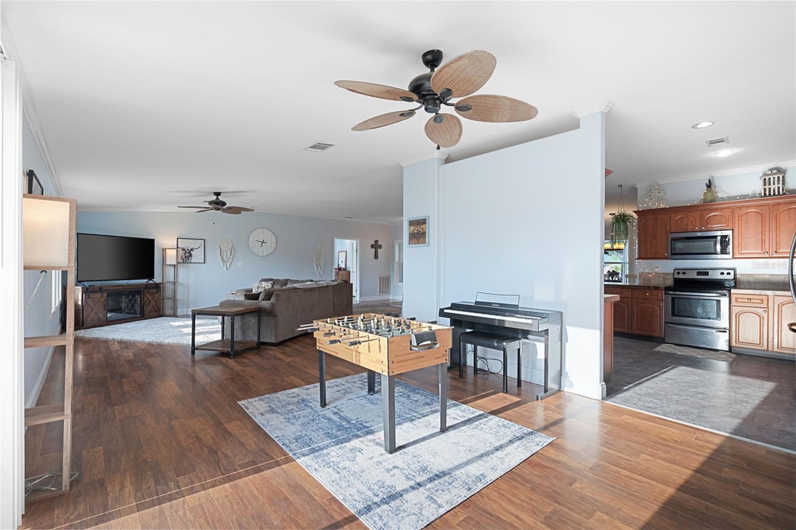 ROYAL HIGHLANDS - Residential