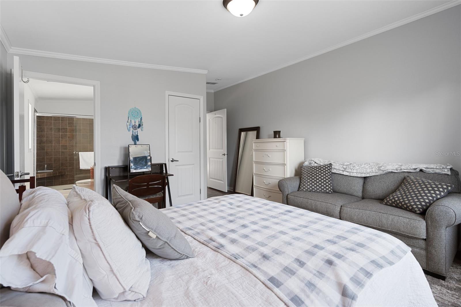 ROYAL HIGHLANDS - Residential