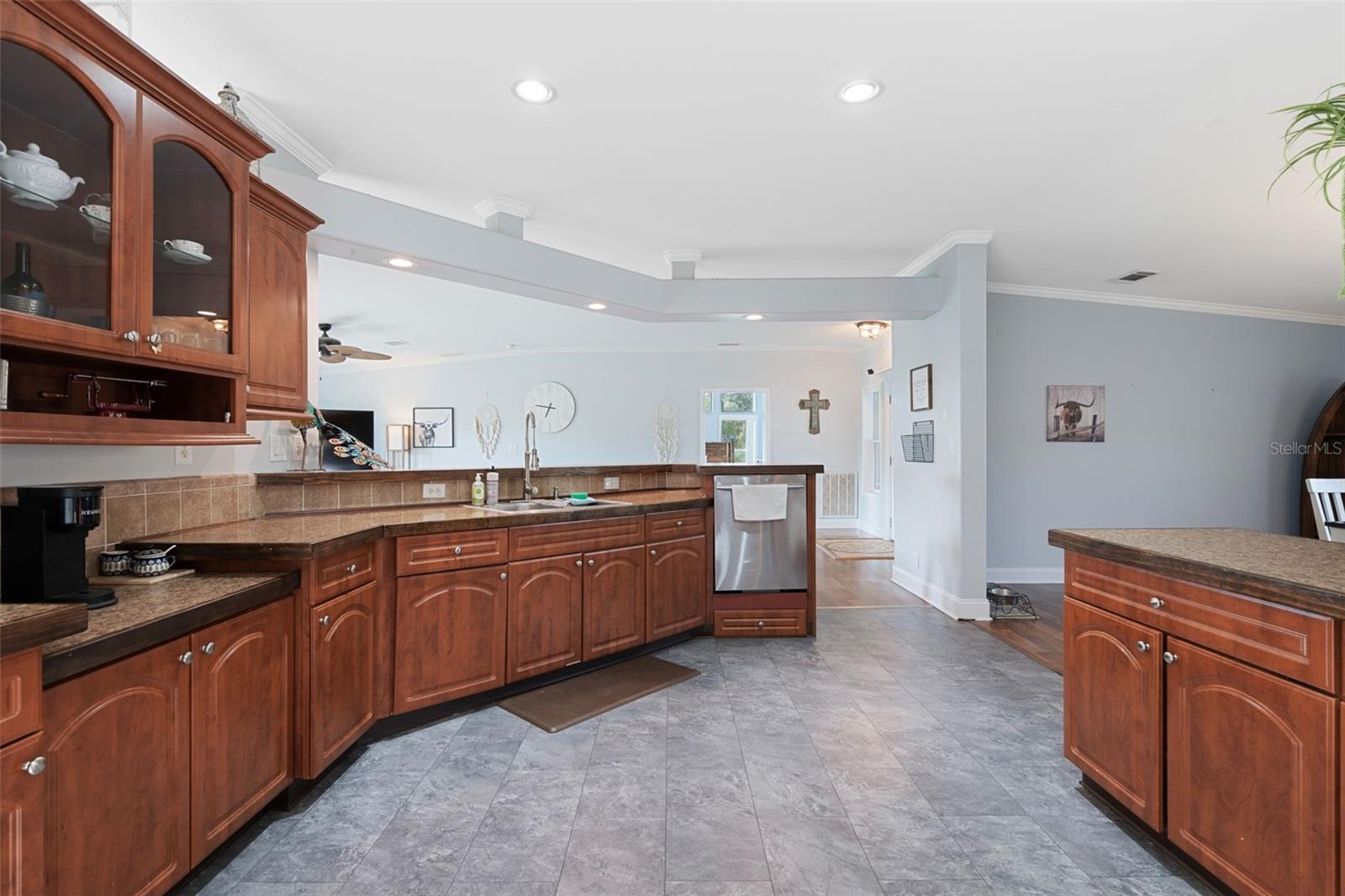 ROYAL HIGHLANDS - Residential