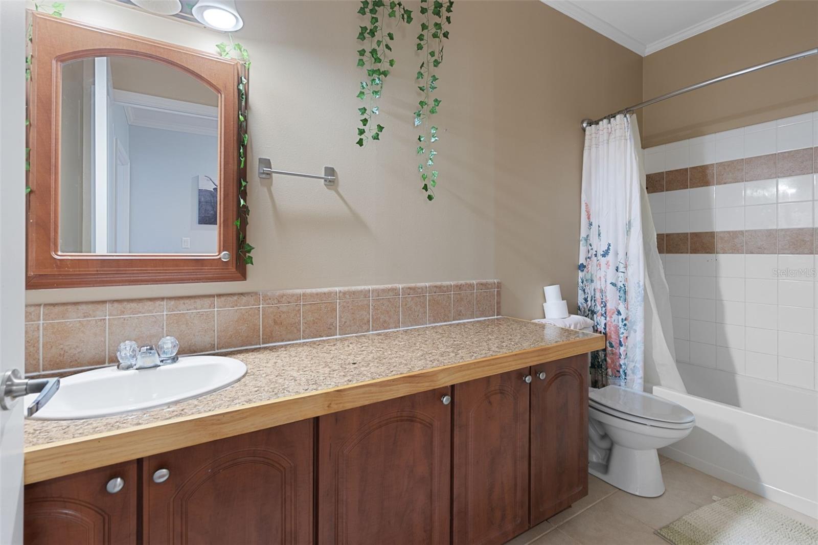 ROYAL HIGHLANDS - Residential