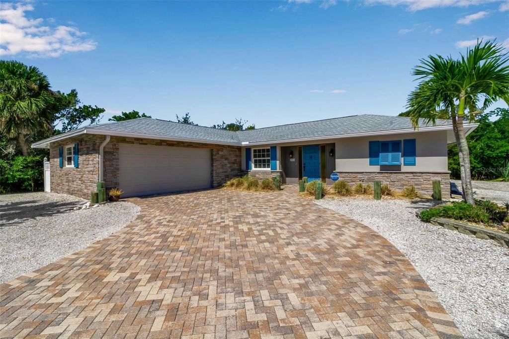 Photo of 307 Avenida De Paradisio, Sarasota, FL 34242 (MLS # A4669451)