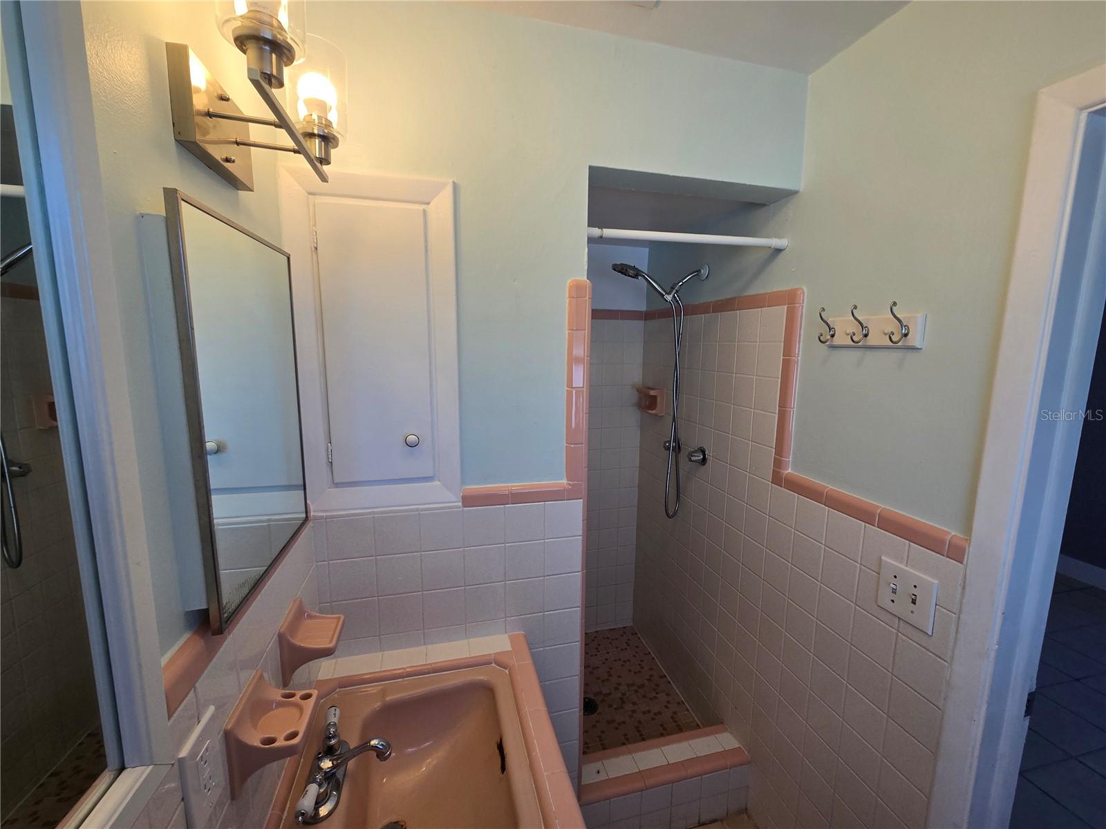 CRYSTAL ISLAND 1ST ADD - Residential Lease