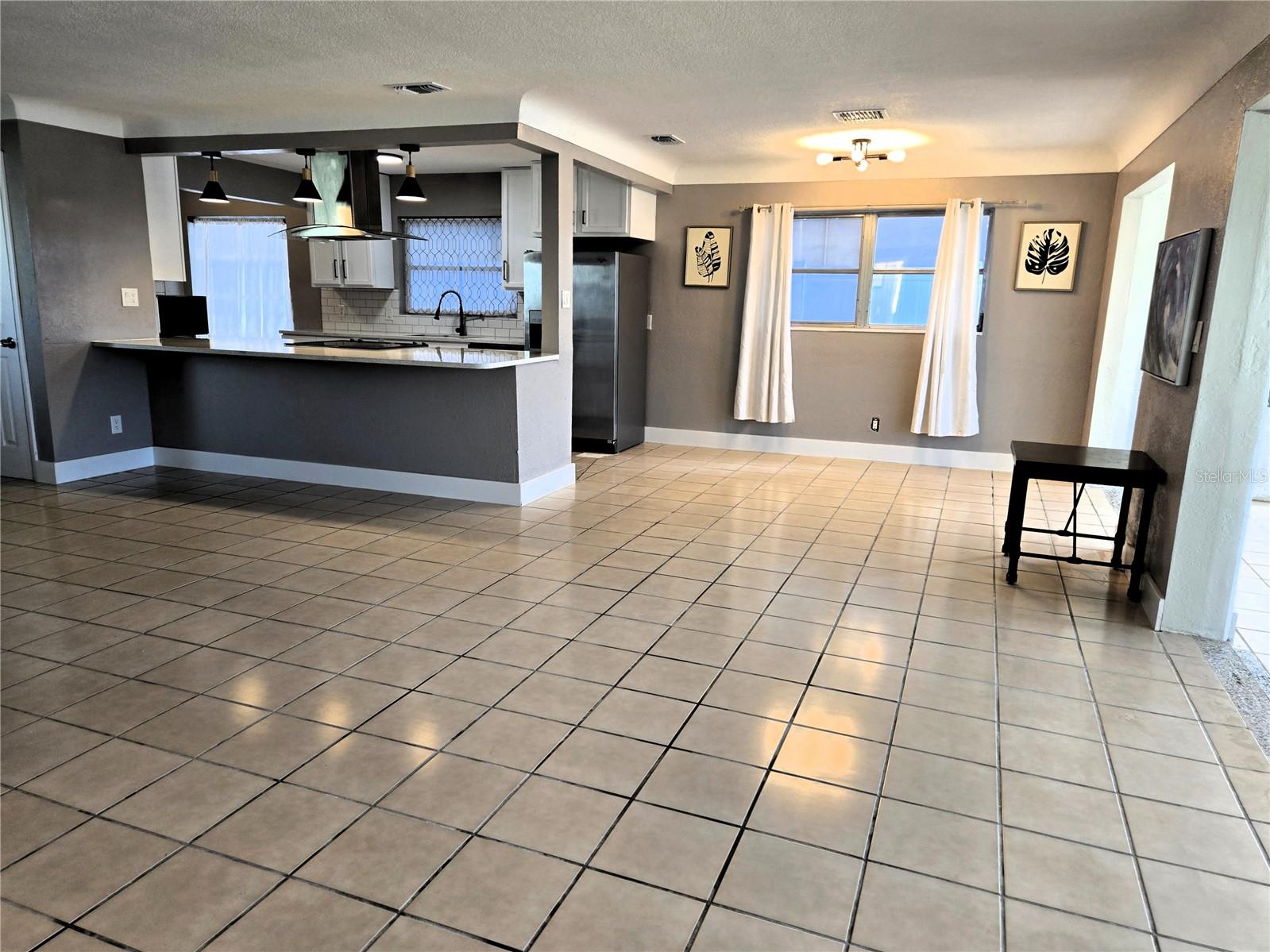 CRYSTAL ISLAND 1ST ADD - Residential Lease