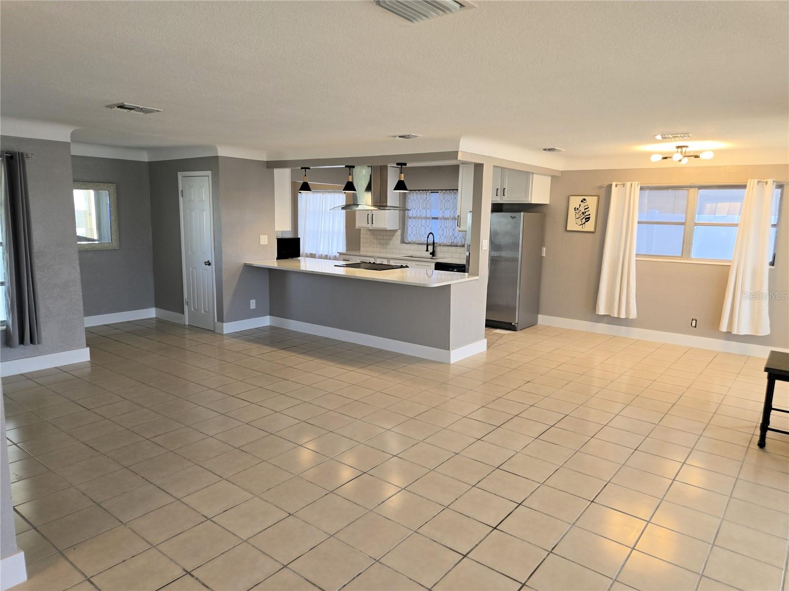 CRYSTAL ISLAND 1ST ADD - Residential Lease