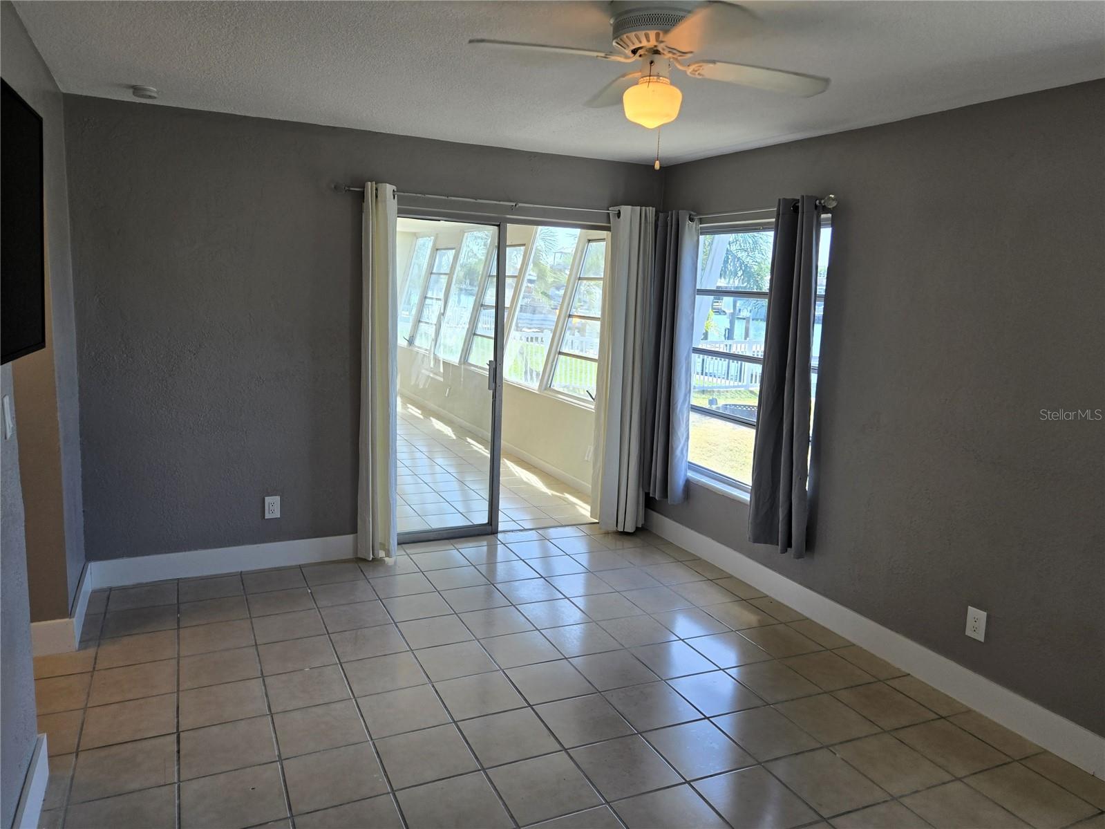 CRYSTAL ISLAND 1ST ADD - Residential Lease